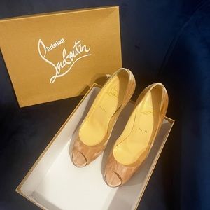 NEW, tried on but never worn. Purchased from Neiman Marcus.